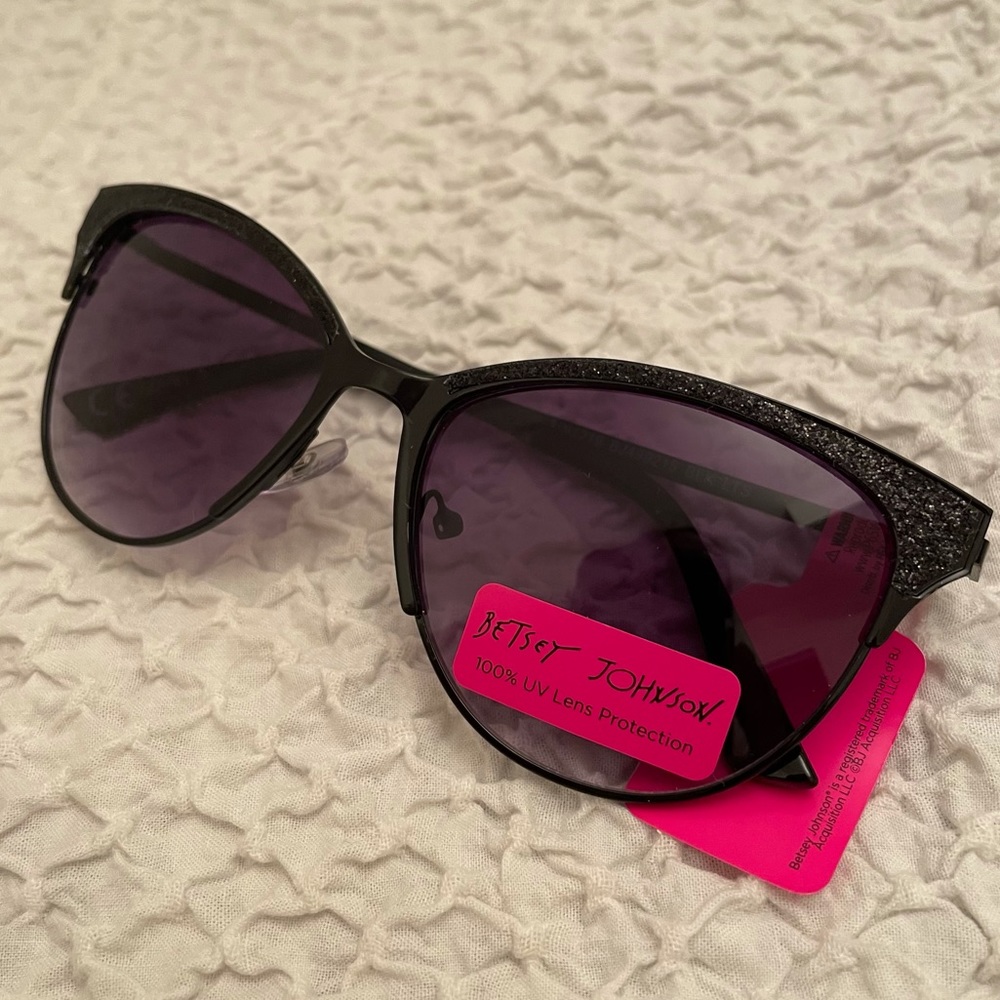 NWT Betsey Johnson Black Glitter Sunglasses